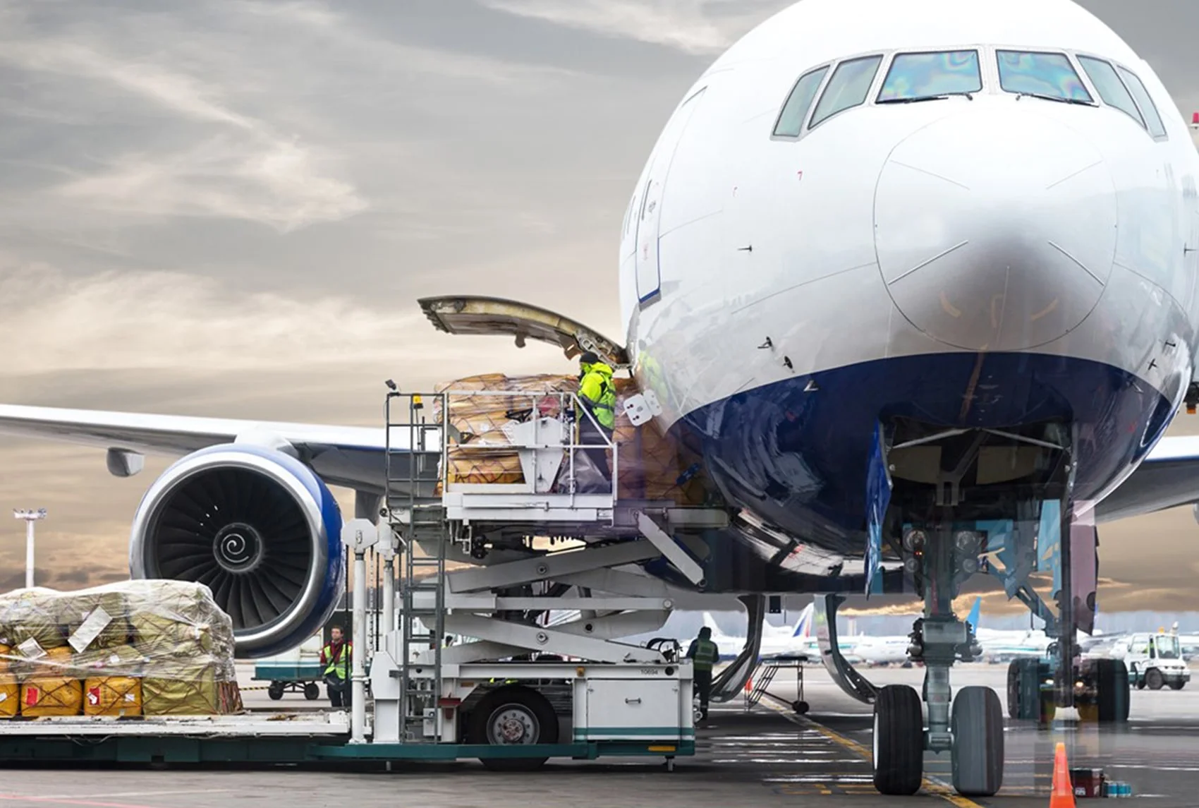 sky one signs mou to acquire uplift romanian airport services